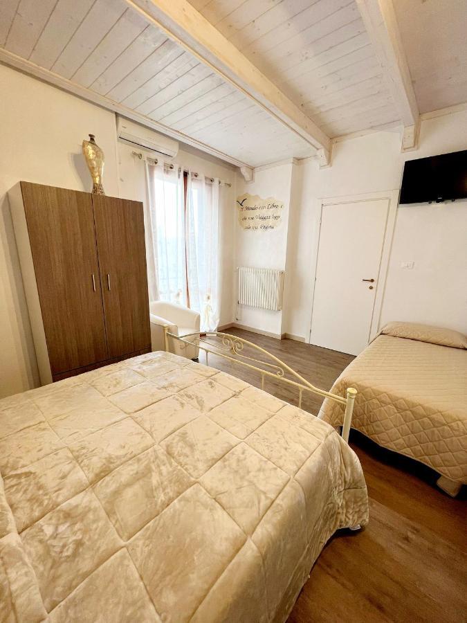 오스투니 Il Girasole B&B 외부 사진