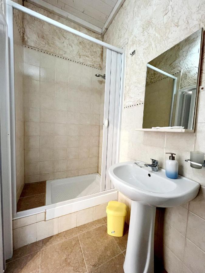 오스투니 Il Girasole B&B 외부 사진