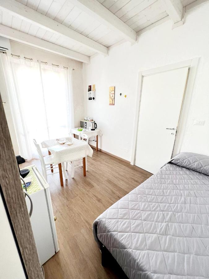 오스투니 Il Girasole B&B 외부 사진